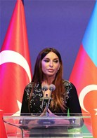 Gençlik ve Spor Bakanı Akif Çağatay Kılıç, İstanbul Çırağan Palace Kempinski Otel'de düzenlenen 2015 Bakü Avrupa Oyunları tanıtım toplantısına katıldı.