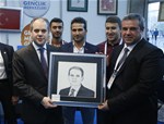 Gençlik ve Spor Bakanı Akif Çağatay Kılıç, Ankara ATO Congresium'da düzenlenen Gençlik Merkezi Günleri'ni ziyaret etti.