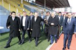 Gençlik ve Spor Bakanı Akif Çağatay Kılıç, Çanakkale 18 Mart Stadyumu inşaatında incelemelerde bulundu.