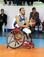 Gençlik ve Spor Bakanı Akif Çağatay Kılıç, Garanti ve Beşiktaş RMK Marine Tekerlekli Sandalye Basketbol Takımları arasında oynanan basketbol karşılaşmasını izledi.