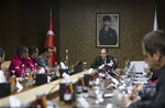 Gençlik ve Spor Bakanı Akif Çağatay Kılıç, Ampute Milli Takımını makamında kabul etti.