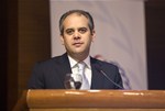 Gençlik ve Spor Bakanı Akif Çağatay Kılıç ile İçişleri Bakanı Efkan Ala, Gençlik Ve Spor Bakanlığı merkez binasında düzenlenen Cemil Meriç’i Anma Günü Programıma katıldı.