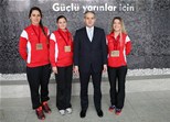 Gençlik ve Spor Bakanı Akif Çağatay Kılıç, Almanya’da yapılan Dünya Büyükler Karate Şampiyonası’nda dereceye giren milli sporcuları ve federasyon yetkililerini kabul etti.