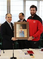 Gençlik ve Spor Bakanı Akif Çağatay Kılıç, Almanya’da yapılan Dünya Büyükler Karate Şampiyonası’nda dereceye giren milli sporcuları ve federasyon yetkililerini kabul etti.