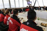 Gençlik ve Spor Bakanı Akif Çağatay Kılıç, Almanya’da yapılan Dünya Büyükler Karate Şampiyonası’nda dereceye giren milli sporcuları ve federasyon yetkililerini kabul etti.