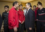 Gençlik ve Spor Bakanı Akif Çağatay Kılıç, Türkiye Olimpiyat Hazırlık Merkezi (TOHM)’da kalan sporcuları ziyaret etti.