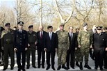 Başbakan Ahmet Davutoğlu ile Gençlik ve Spor Bakanı Akif Çağatay Kılıç, Türkiye ve Yunanistan arasındaki sınır olan Pazarkule Sınır Kapısı'nı ziyaret etti.