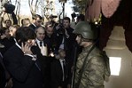 Başbakan Ahmet Davutoğlu ile Gençlik ve Spor Bakanı Akif Çağatay Kılıç, Türkiye ve Yunanistan arasındaki sınır olan Pazarkule Sınır Kapısı'nı ziyaret etti.