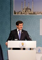 Başbakan Ahmet Davutoğlu ile Gençlik ve Spor Bakanı Akif Çağatay Kılıç, Ak Parti 100. Genişletilmiş İl Başkanları Toplantısı'na katıldı.