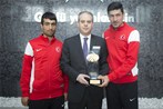 Gençlik ve Spor Bakanı Akif Çağatay Kılıç, Avrupa Kros Şampiyonası’nda takım halinde ilk şampiyonluğuna ulaşan Milli Takımızı kabul etti.