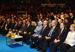 Başbakan Ahmet Davutoğlu ile Gençlik ve Spor Bakanı Akif Çağatay Kılıç, Almanya'da yaşayan vatandaşlarımızla Berlin Buluşmaları etkinliğiyle bir araya geldi.