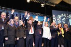 Başbakan Ahmet Davutoğlu ile Gençlik ve Spor Bakanı Akif Çağatay Kılıç, Almanya'da yaşayan vatandaşlarımızla Berlin Buluşmaları etkinliğiyle bir araya geldi.