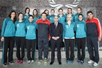 Gençlik ve Spor Bakanı Akif Çağatay Kılıç, Ardeşen Gençlik Spor Kulubü Bayan Hentbol Takımını makamında kabul etti.
