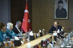 Gençlik ve Spor Bakanı Akif Çağatay Kılıç, Ardeşen Gençlik Spor Kulubü Bayan Hentbol Takımını makamında kabul etti.
