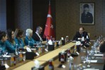 Gençlik ve Spor Bakanı Akif Çağatay Kılıç, Ardeşen Gençlik Spor Kulubü Bayan Hentbol Takımını makamında kabul etti.