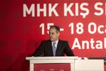 Gençlik ve Spor Bakanı Akif Çağatay Kılıç, Antalya'da düzenlenen MHK Kış Semineri'nde 2015 yılında FIFA kokartı taşımaya hak kazanan 30 hakeme kokart takma törenine katıldı.