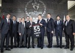 Gençlik ve Spor Bakanı Akif Çağatay Kılıç, Beşiktaş Jimnastik Kulübü Yönetim Kurulu üyelerini makamında kabul etti.