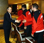 Gençlik ve Spor Bakanı Akif Çağatay Kılıç, karate milli takımını ziyaret etti.
