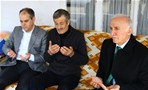 Gençlik ve Spor Bakanı Akif Çağatay Kılıç, balık tutmak için göle açıldıkları teknenin alabora olması nedeniyle vefat eden Samsunlu hemşehrilerinin ailelerine başsağlığı ziyaretinde bulundu.