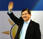 Başbakan Ahmet Davutoğlu ile Gençlik ve Spor Bakanı Akif Çağatay Kılıç, Ak Parti İstanbul 5. Olağan Kongresi'ne katıldı.