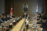 Gençlik ve Spor Bakanı AKif Çağatay Kılıç, Belçika Milletvekillerini makamında kabul etti.
