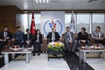 Gençlik ve Spor Bakanı Akif Çağatay Kılıç, Manisa Celal Bayar Üniversitesi Maliye Bölümü öğrencilerini kabul etti.