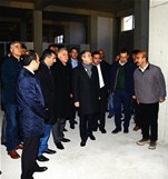 Gençlik ve Spor Bakanı Akif Çağatay Kılıç, Samsun'un Kavak İlçesi'nde yapımı devam eden çok amaçlı spor tesislerinde incelemede bulundu.