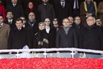 Başbakan Ahmet Davutoğlu ile Gençlik ve Spor Bakanı Akif Çağatay Kılıç, 18 Mart Şehitleri Anma Günü ve Çanakkale Deniz Zaferi’nin 100.yılı Törenleri'ne katıldı.