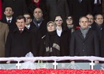 Başbakan Ahmet Davutoğlu ile Gençlik ve Spor Bakanı Akif Çağatay Kılıç, 18 Mart Şehitleri Anma Günü ve Çanakkale Deniz Zaferi’nin 100.yılı Törenleri'ne katıldı.