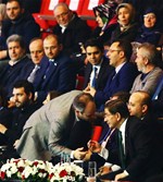 Başbakan Ahmet Davutoğlu ile Gençlik ve Spor Bakanı Akif Çağatay Kılıç, AK Parti İstanbul İl Başkanlığı'nın Abdi İpekçi Spor Salonunda düzenlediği Biz Birlikte Türkiye'yiz Bahar Şöleni ne katıldı.