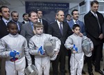 Gençlik ve Spor Bakanı Akif Çağatay Kılıç, “Benim Okulum Benim Spor Kulübüm'' projesi çerçevesinde Pursaklar Medine İmam Hatip Ortaokulu'nu ziyaret etti.