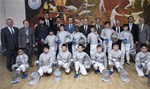 Gençlik ve Spor Bakanı Akif Çağatay Kılıç, “Benim Okulum Benim Spor Kulübüm'' projesi çerçevesinde Pursaklar Medine İmam Hatip Ortaokulu'nu ziyaret etti.