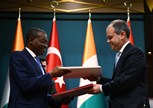 Cumhurbaşkanı Recep Tayyip Erdoğan ile Gençlik ve Spor Bakanı Akif Çağatay Kılıç, Fildişi Sahili Cumhuriyeti ile gençlik ve spor alanında işbirliği anlaşması imza törenine katıldı.