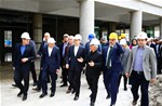 Gençlik ve Spor Bakanı Akif Çağatay Kılıç, Samsun Spor yöneticileri ve oyuncularıyla birlikte Tekkeköy’de inşaatı süren Samsun Stadyumunda inceleme yaptı.