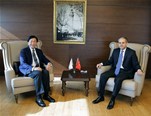 Gençlik ve Spor Bakanı Akif Çağatay Kılıç, Dünya Boks Birliği (AİBA) Başkanı Dr. Ching-Kuo Wu ve milli boksörler Onur Şipal ile Adem Kılıççı 'yı makamında kabul etti.