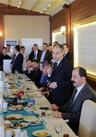 Gençlik ve Spor Bakanı Akif Çağatay Kılıç, Samsun Atakum ilçesinde bazı STK temsilcileri ve muhtarlarla kahvaltı programında bir araya geldi.