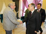 Gençlik ve Spor Bakanı Akif Çağatay Kılıç, Samsun esnafını ziyaret etti.