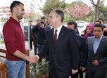 Gençlik ve Spor Bakanı Akif Çağatay Kılıç, Samsun esnafını ziyaret etti.