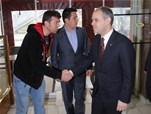 Gençlik ve Spor Bakanı Akif Çağatay Kılıç, Samsun esnafını ziyaret etti.