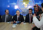 Gençlik ve Spor Bakanı Akif Çağatay Kılıç, Ak Parti Atakum İlçe Başkanlığı'nı ziyaret etti.