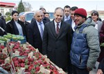 Gençlik ve Spor Bakanı Akif Çağatay Kılıç, Samsun esnafını ziyaret etti.
