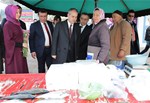 Gençlik ve Spor Bakanı Akif Çağatay Kılıç, Samsun esnafını ziyaret etti.