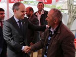 Gençlik ve Spor Bakanı Akif Çağatay Kılıç, Samsun Salıpazarı İlçesi esnafını ziyaret etti.