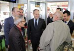Gençlik ve Spor Bakanı Akif Çağatay Kılıç, Samsun Çarşamba İlçesi esnafını ziyaret etti.