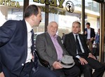 Gençlik ve Spor Bakanı Akif Çağatay Kılıç, Samsun Çarşamba İlçesi esnafını ziyaret etti.