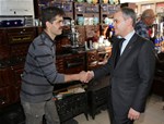 Gençlik ve Spor Bakanı Akif Çağatay Kılıç, Samsun Çarşamba İlçesi esnafını ziyaret etti.