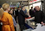 Gençlik ve Spor Bakanı Akif Çağatay Kılıç, Samsun İlkadım esnafını ziyaret etti.