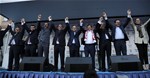 Başbakan Ahmet Davutoğlu ile Gençlik ve Spor Bakanı Akif Çağatay Kılıç, Ak Parti Samsun Mitingine katıldı.
