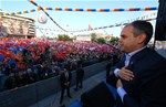 Başbakan Ahmet Davutoğlu ile Gençlik ve Spor Bakanı Akif Çağatay Kılıç, Ak Parti Samsun Mitingine katıldı.