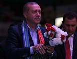 Cumhurbaşkanı Recep Tayyip Erdoğan ile Gençlik ve Spor Bakanı Akif Çağatay Kılıç, Sinan Erdem Spor Salonu'nda düzenlenen Rizeliler Buluşuyor etkinliğine katıldı.
